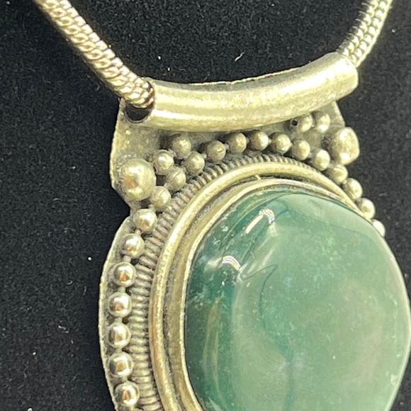 Vintage Deep Blue-Green Agate Pendant Necklace - Picture 2 of 6